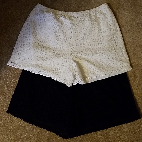 just be Pants - 2x XXL lace shorts lined. Black and white